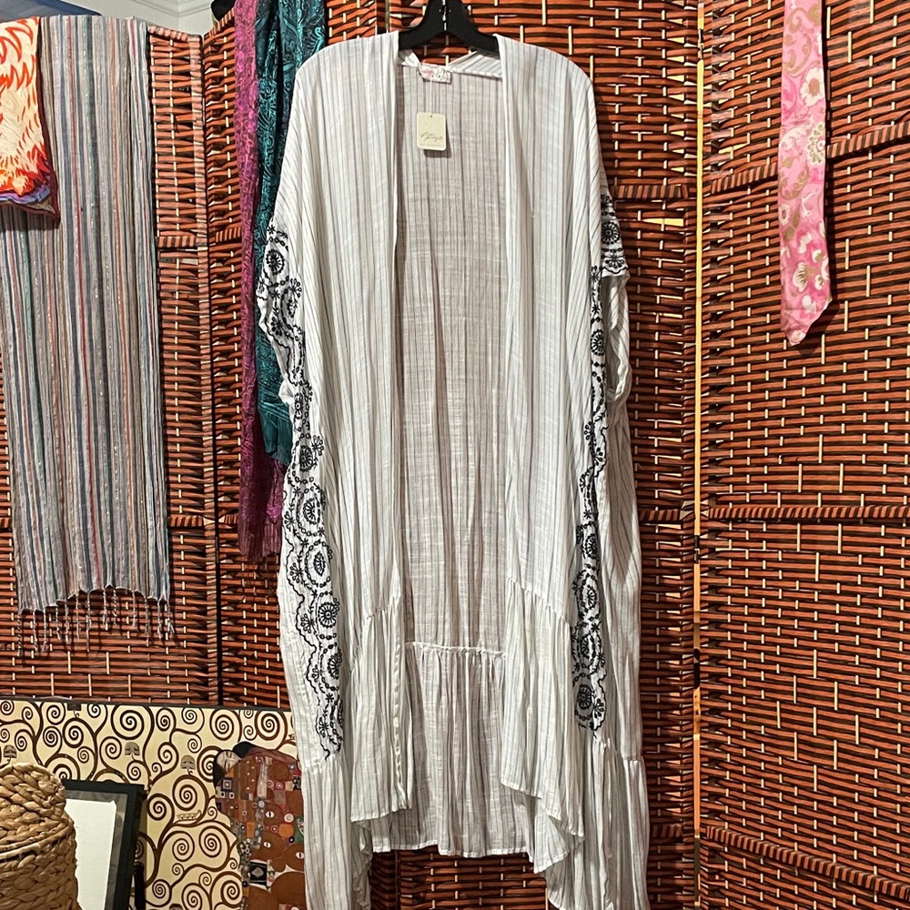 Free people Ivory and navy Embroidered Kimono